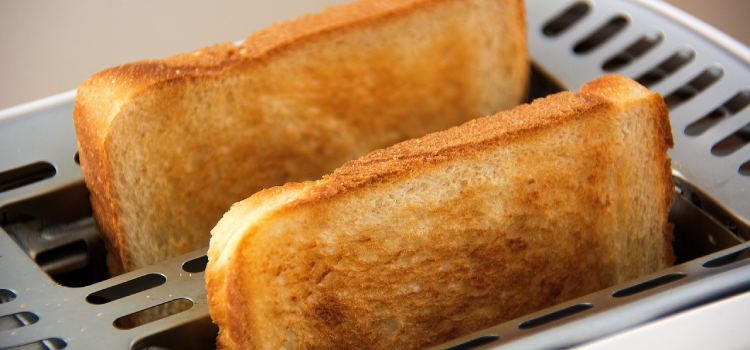 breads in the toaster