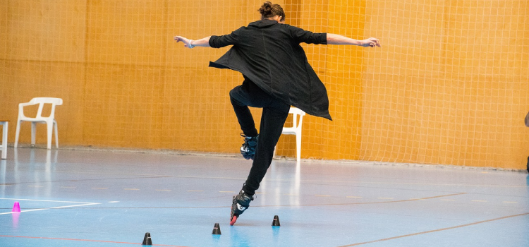 men skates with his shoes